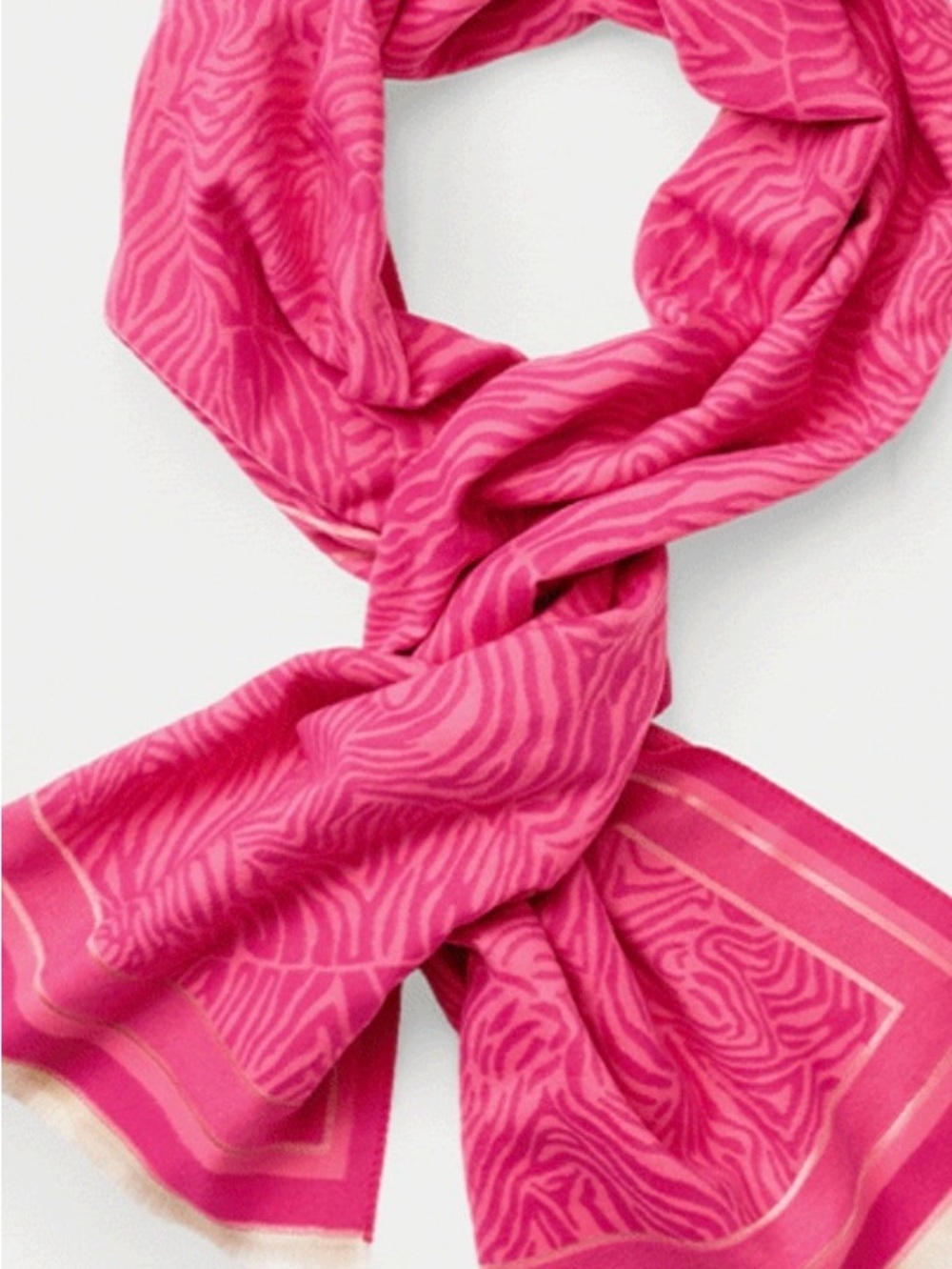 NWT Brand new line Lilly Pulitzer pink and gold jacquard wrap! Animal print - Picture 6 of 6